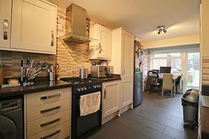 Kitchen / Diner- click for photo gallery